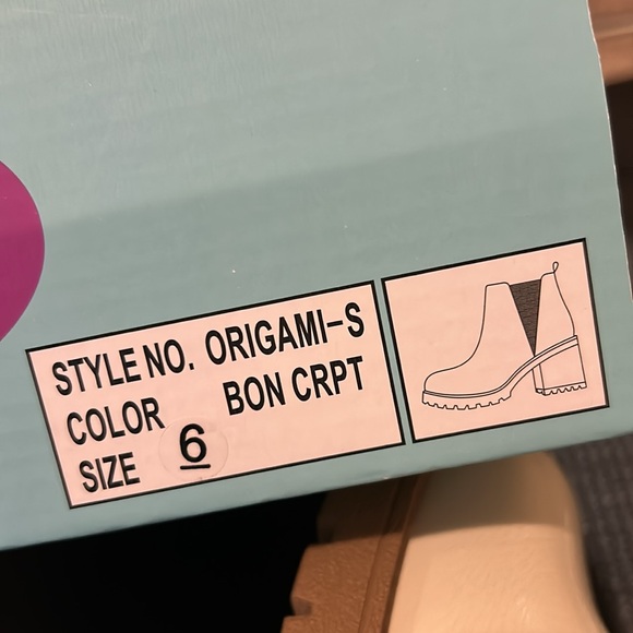 {NWT} Soda shiny faux leather boots🤍 - Picture 8 of 8